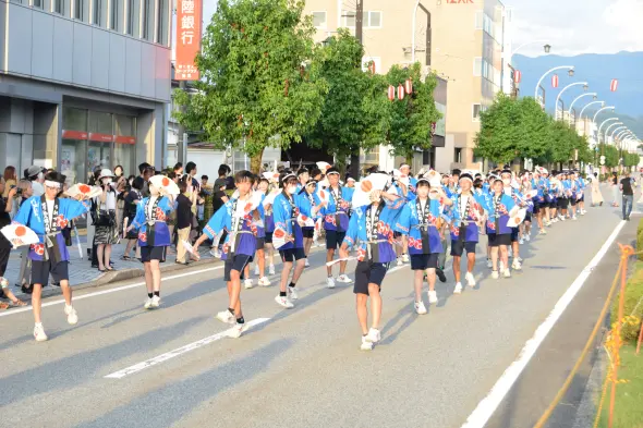 せり込み蝶六踊り街流し（じゃんとこい 魚津まつり）-5