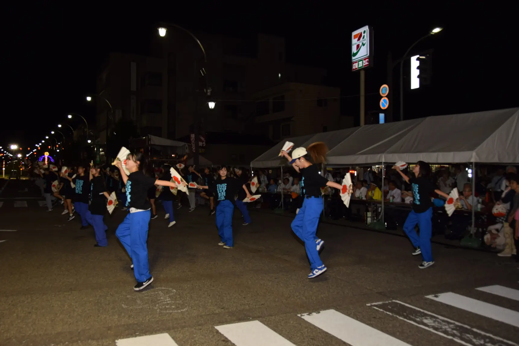 せり込み蝶六踊り街流し（じゃんとこい 魚津まつり）-9