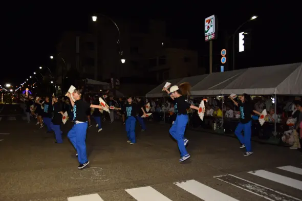せり込み蝶六踊り街流し（じゃんとこい 魚津まつり）-9