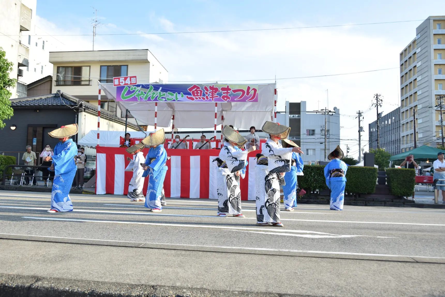 せり込み蝶六踊り街流し（じゃんとこい 魚津まつり）-3