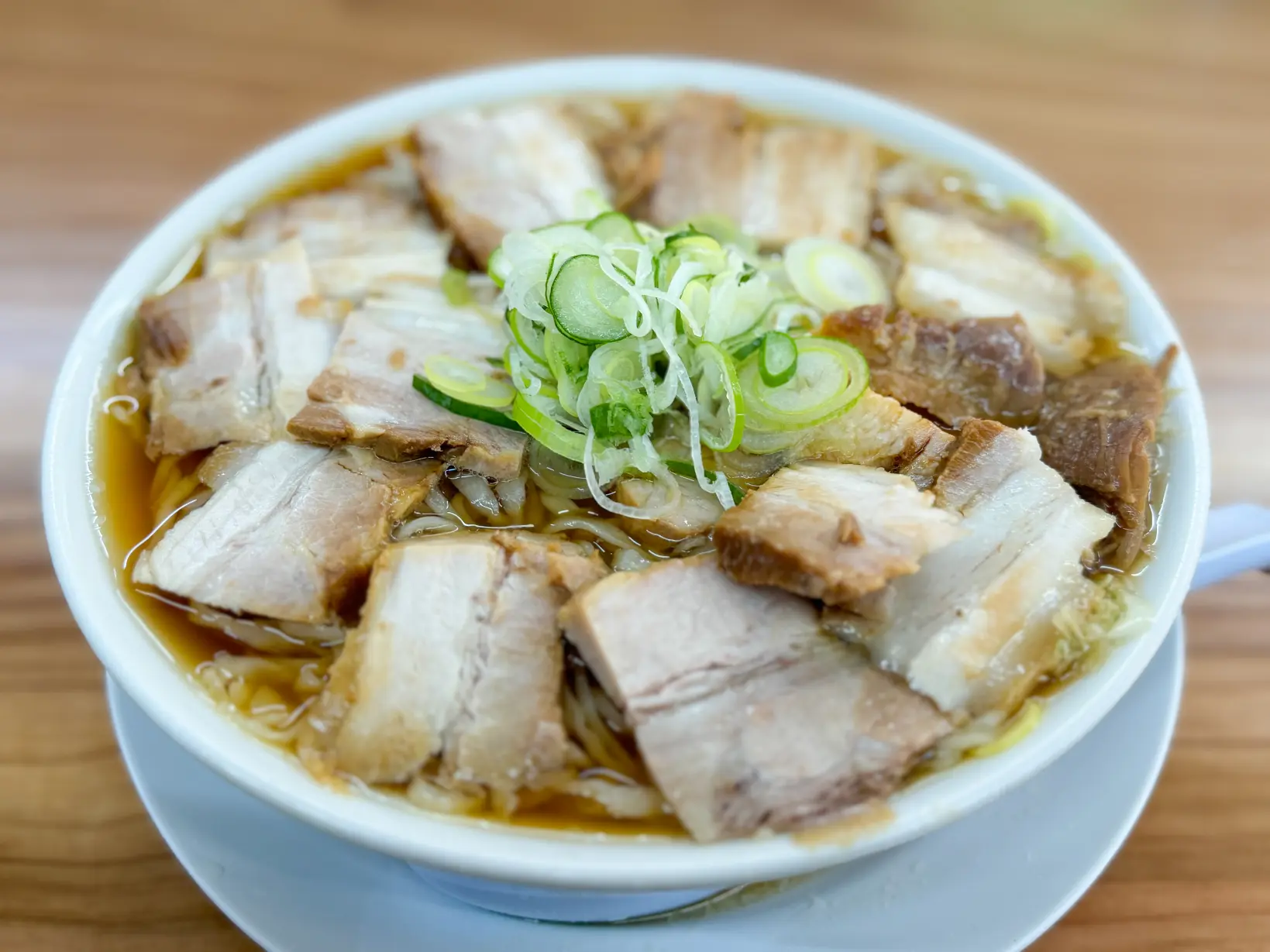お腹いっぱい味わえるボリューム中華そば