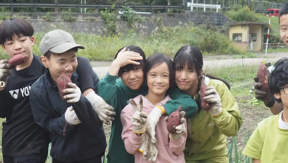 南砺利賀みらい留学-1
