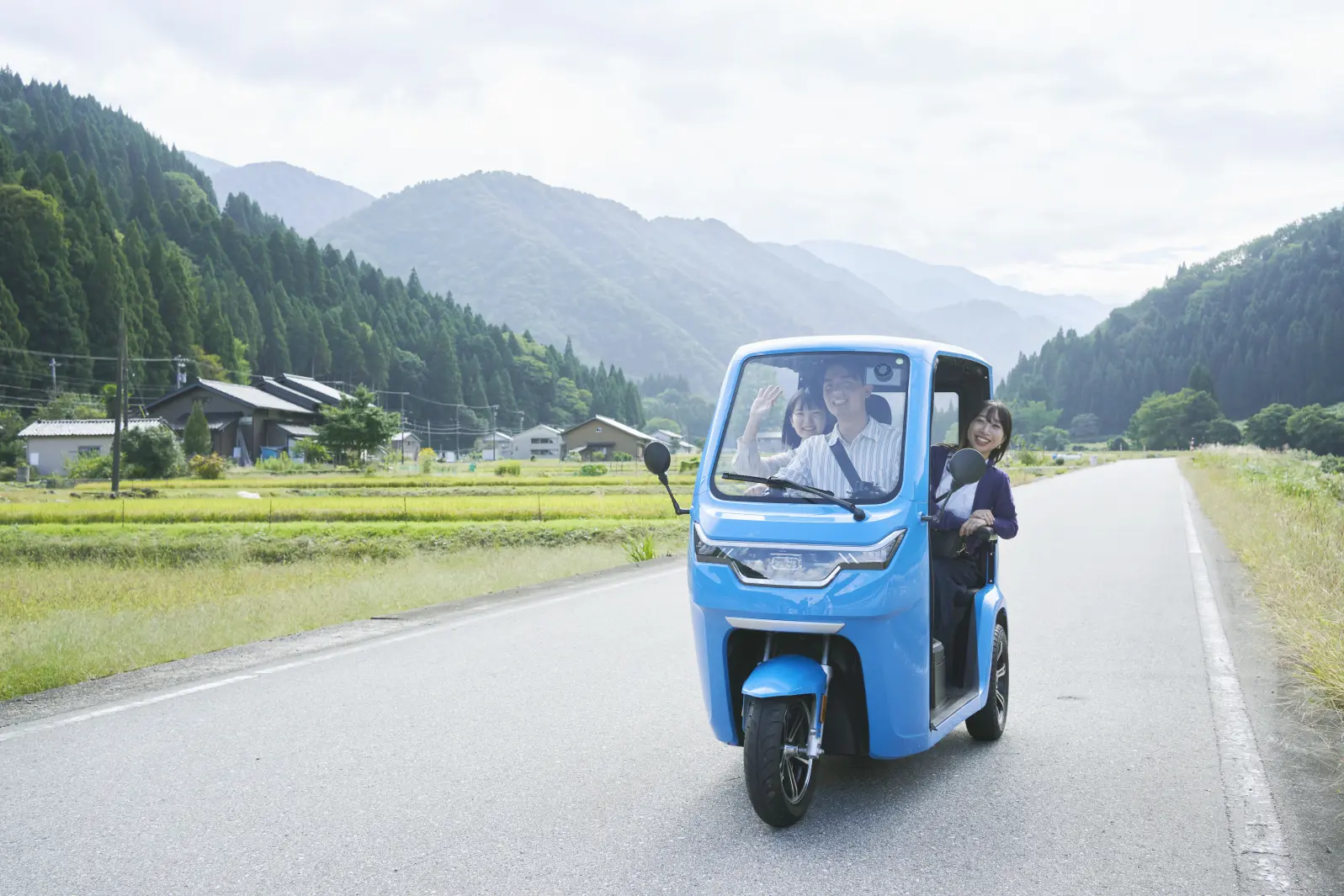 Uozu EV Tuktuk Rental Service-1
