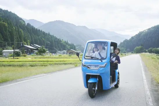 Uozu EV Tuktuk Rental Service-1