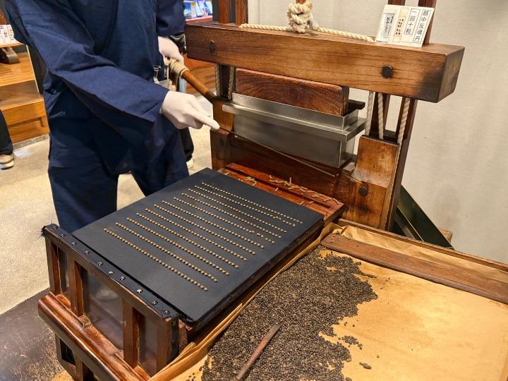 丸薬づくり体験（池田屋安兵衛商店）-1