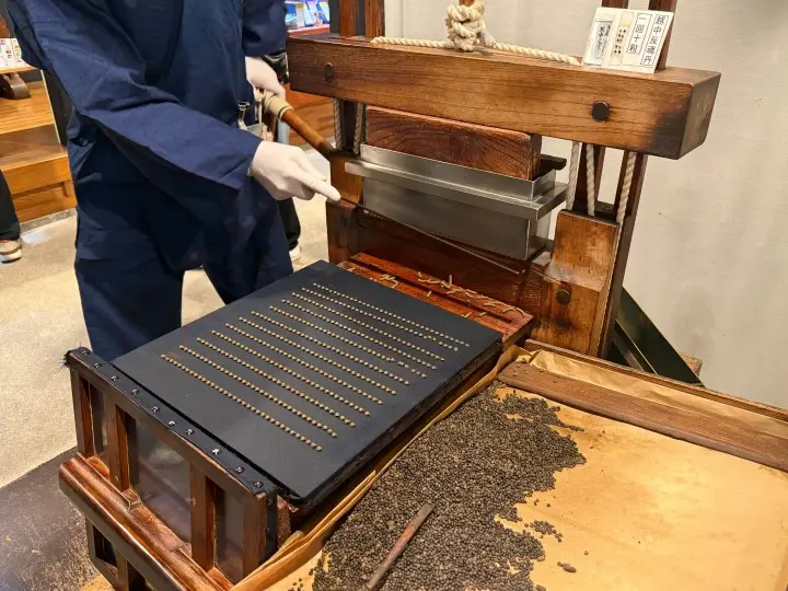 丸薬づくり体験（池田屋安兵衛商店）-1