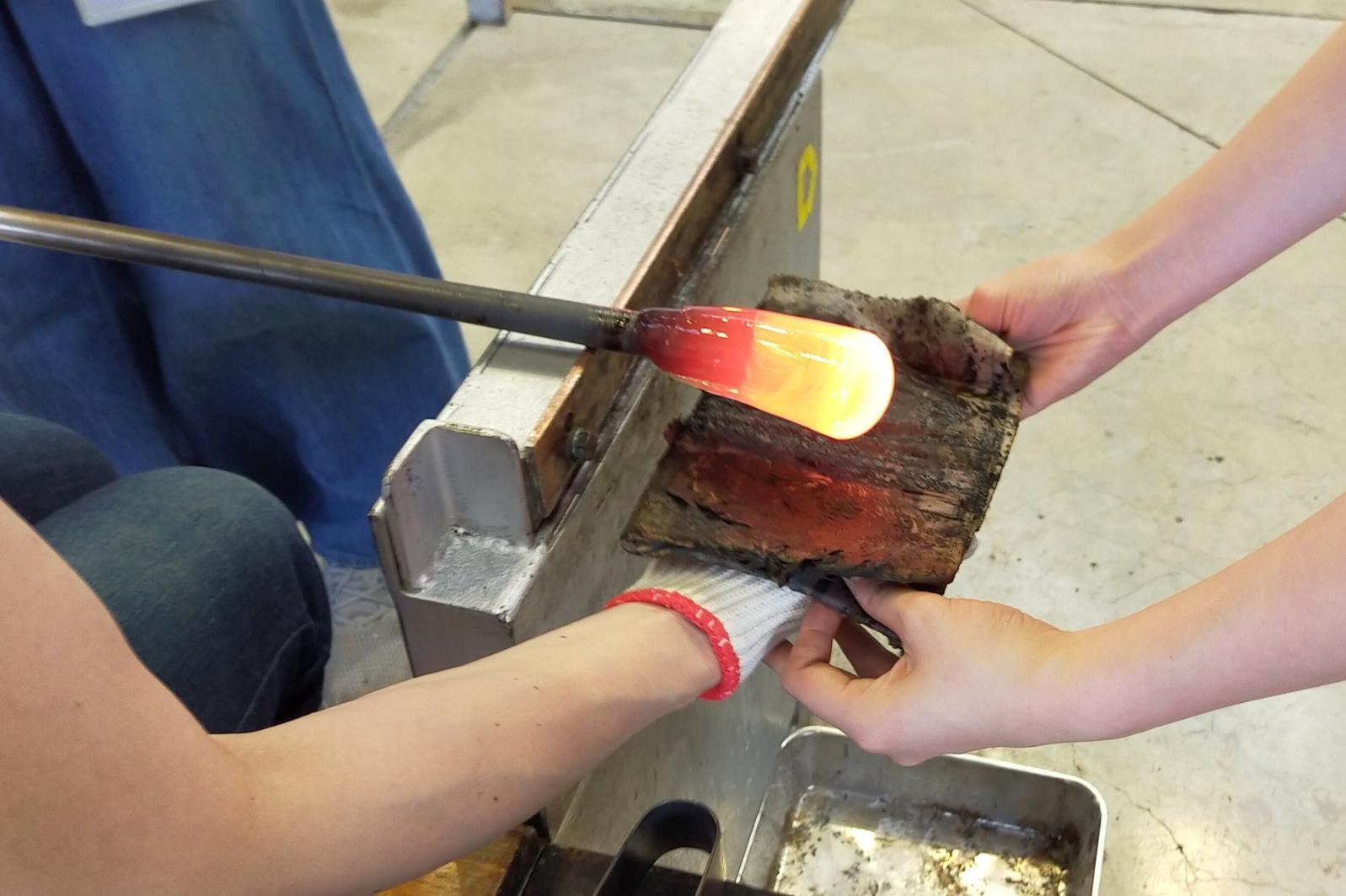 吹きガラス体験（富山ガラス工房）-6