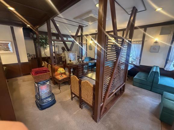 GUMP COFFEE ROASTERS.-3