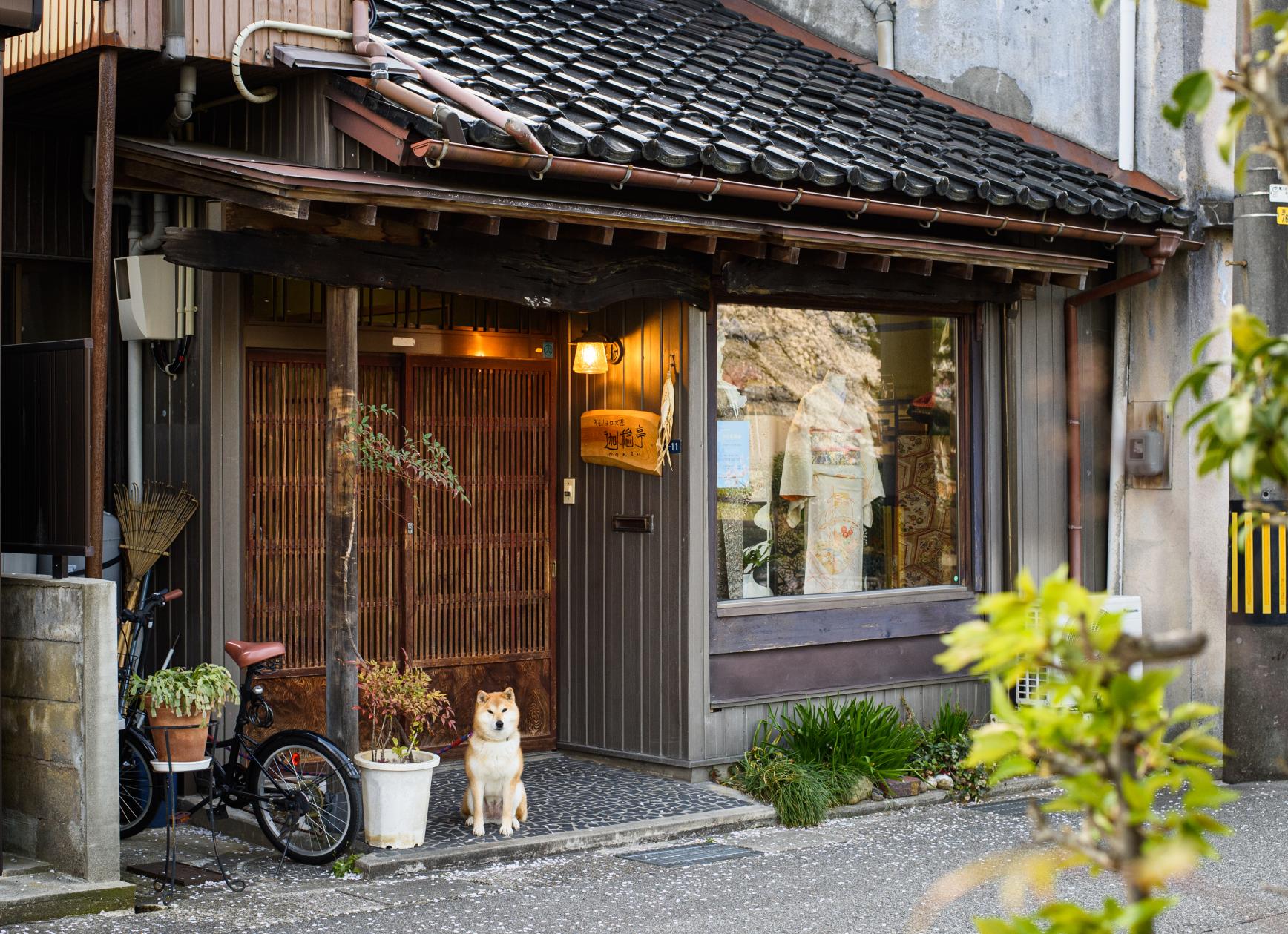 キモノヨロズ屋 迦隠亭（外観）