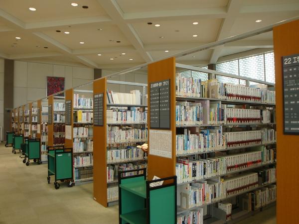 富山県立図書館-1