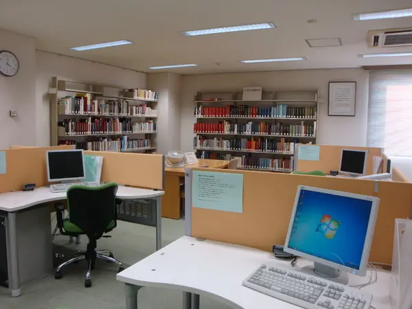 富山県立図書館-3