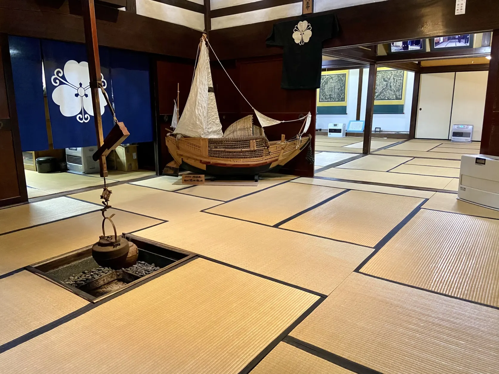 美しい畳の配列にも注目です
