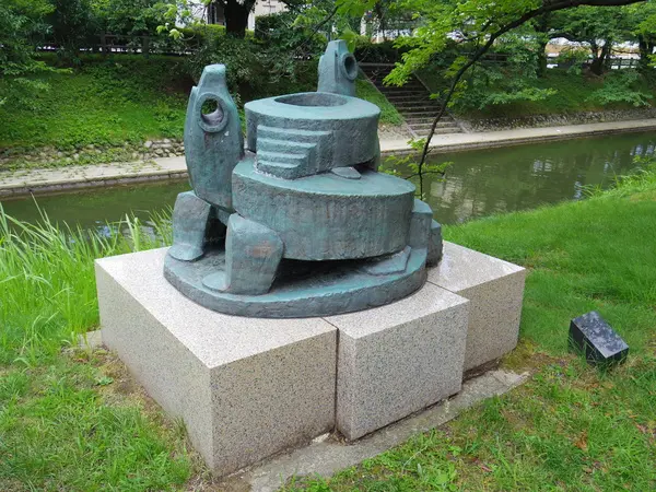 松川べり彫刻公園-3