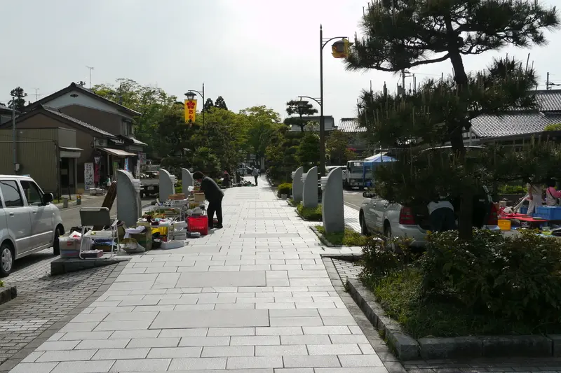 八丁道にいろんなお店が出店