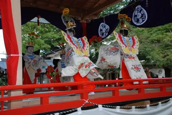 〈神社関係者のみで開催〉加茂神社秋の大祭 「稚児舞」-1