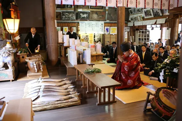 加茂神社「鰤分け神事」-1