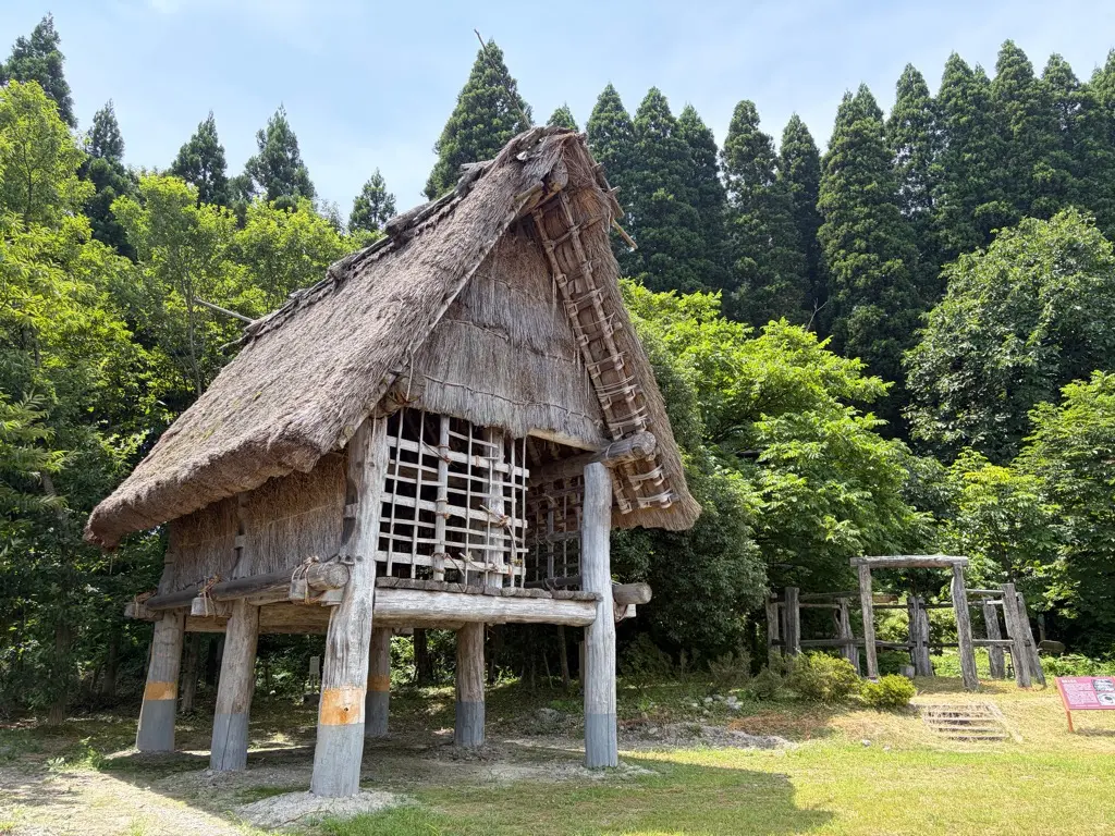 縄文時代の住居を再現