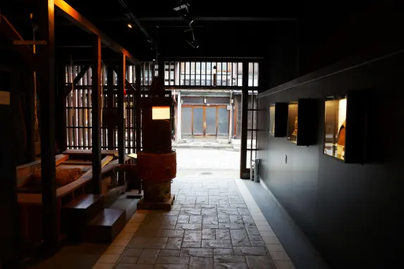金屋町「千本格子の家並み」（重要伝統的建造物群保存地区）-4