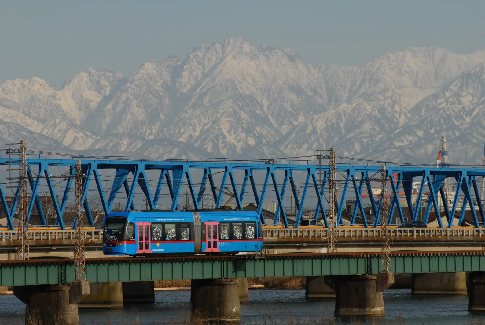 สถานี Takaoka สาย Manyo /รถไฟโดราเอมอน-1