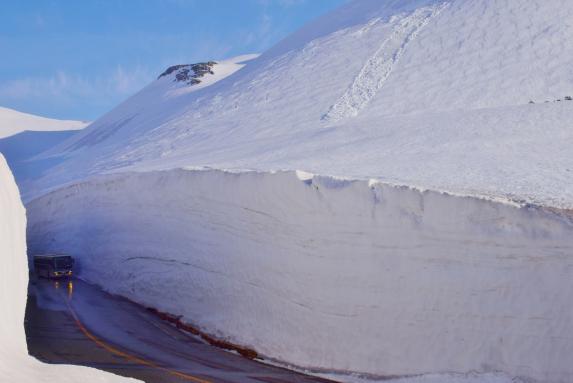 立山黒部アルペンルート：雪の大谷ウォーク-7
