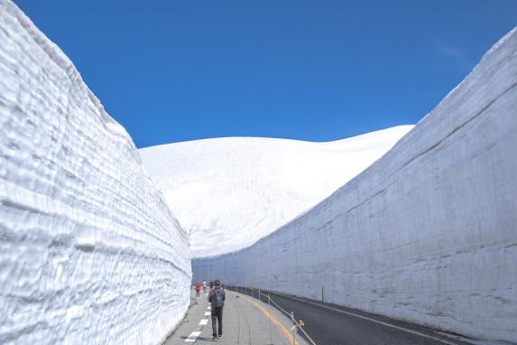 立山黒部アルペンルート：雪の大谷ウォーク-10