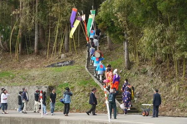 利賀の春祭り-2