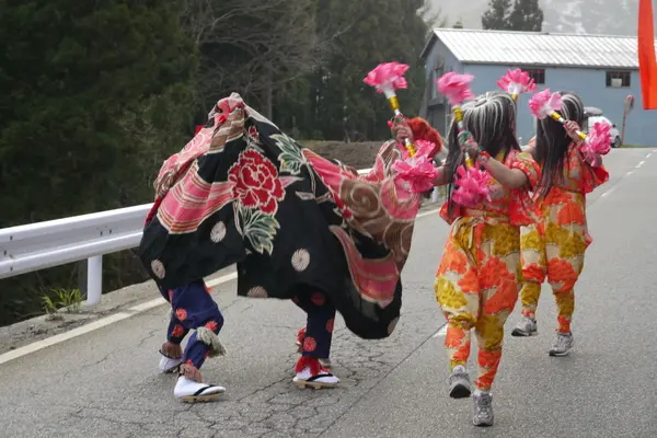利賀の春祭り-1