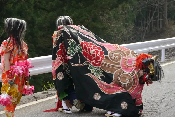 利賀の春祭り-3