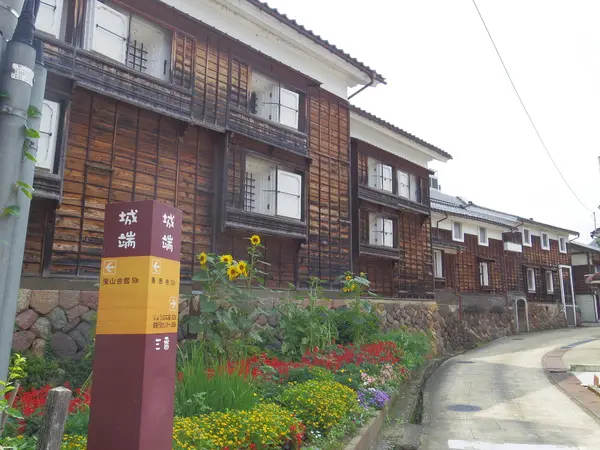 とやまビューポイント「城端今町通り の 土蔵群」