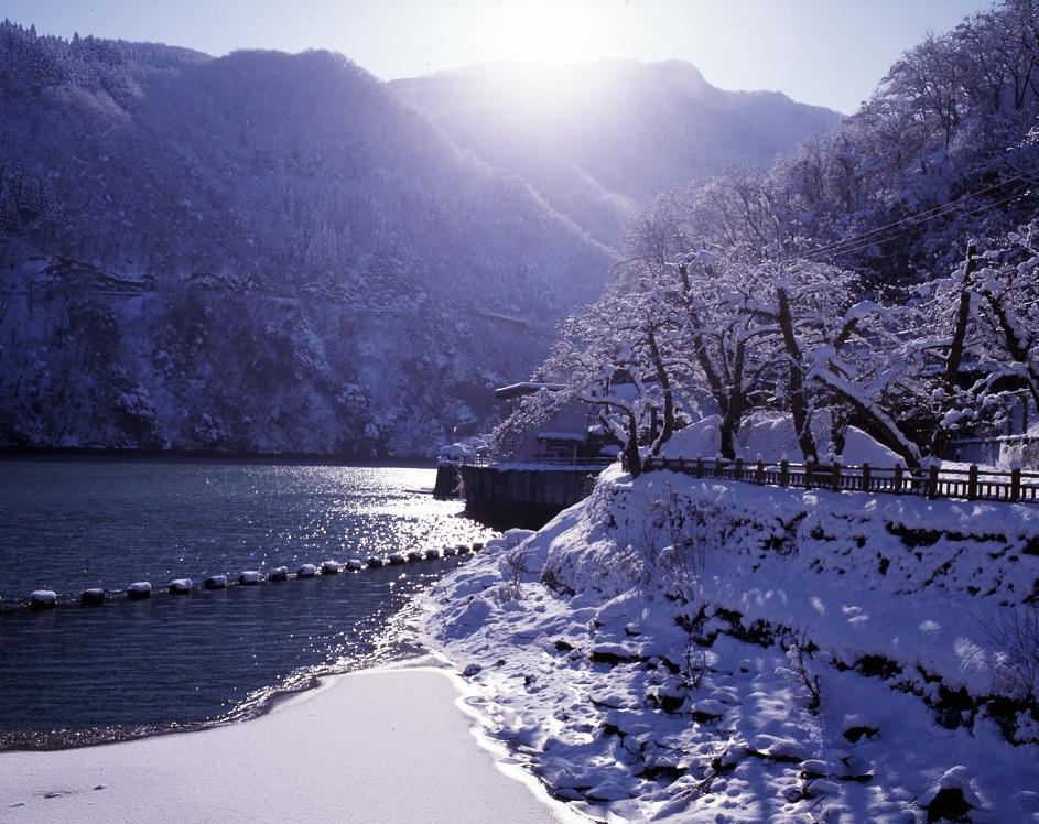とやまビューポイント「庄川峡」の「雪景色」