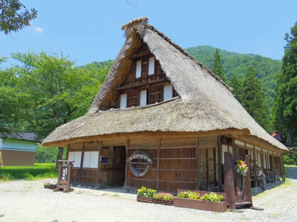 菅沼集落の中ほどに位置する五箇山民俗館