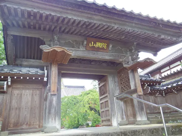 趣きのある山門