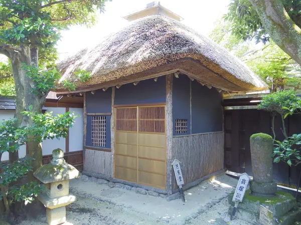 翁塚・黒髪庵-3