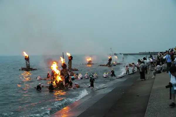 滑川のネブタ流し-2