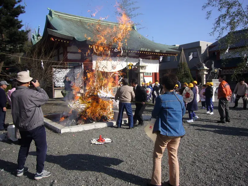 火の神様へ平穏無事を祈る