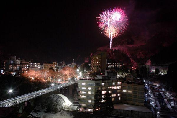 Winter Wonderland in Unazuki Onsen: Fireworks over the Snow-1
