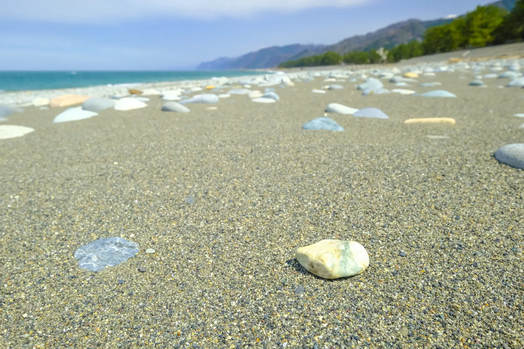 美しいヒスイの原石