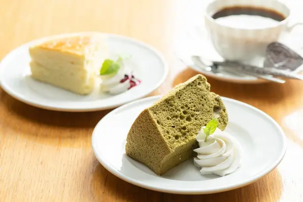 ケーキやワッフルなどメニュー豊富のカフェセレネ