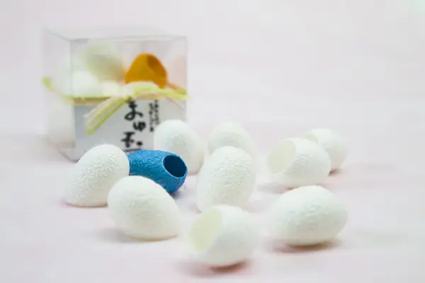 じょうはな織館　まゆ玉-1