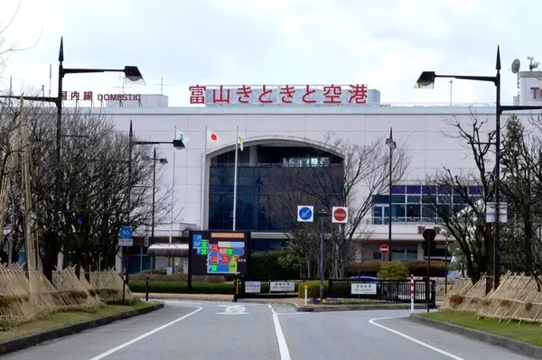 富山きときと空港-1