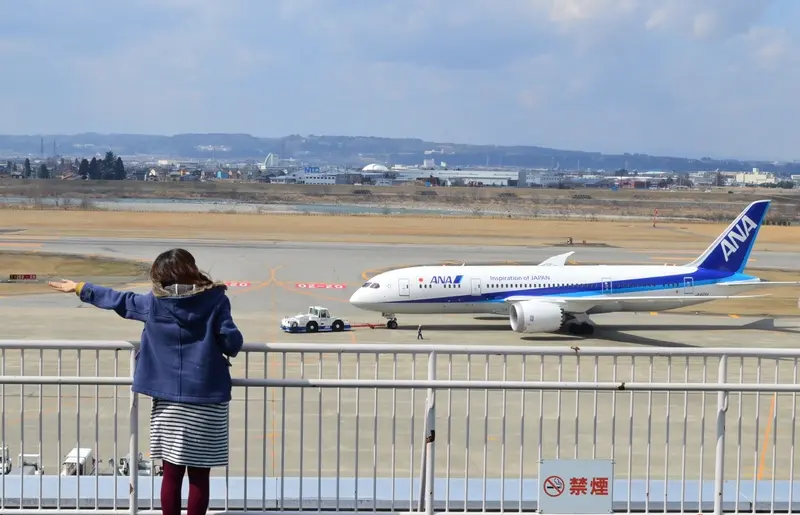 ダイナミックな飛行機の離発着に興奮！