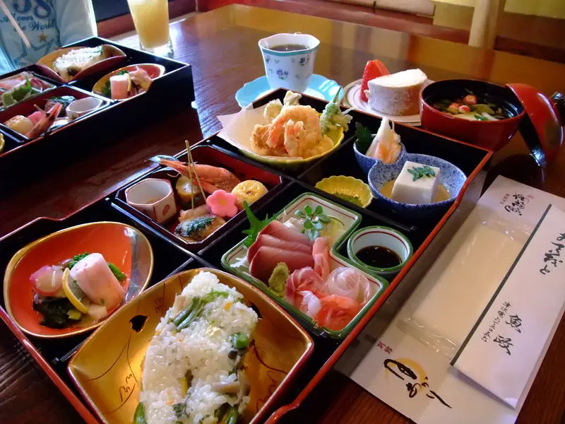 当店人気の松華堂弁当