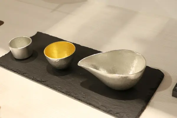 錫製の酒器