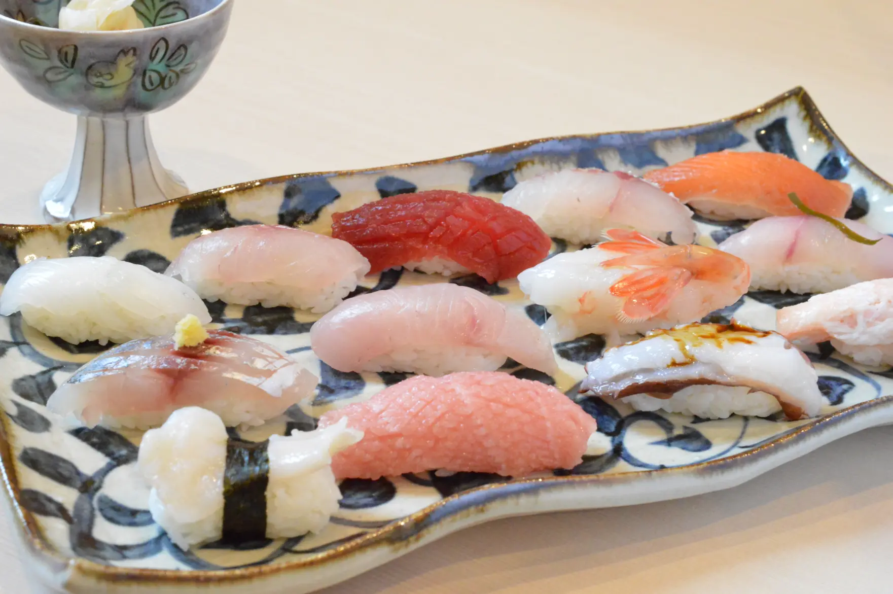 人気の「地魚おかかせ握り（１０貫）」は　3,000円～。