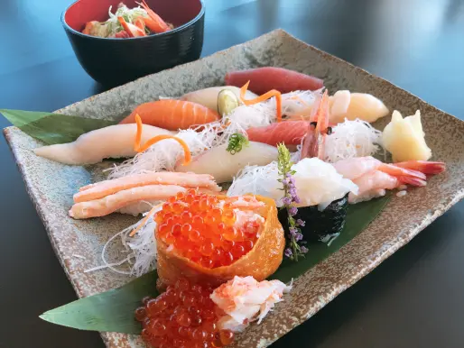 湊寿し（新湊きっときと市場内）-0