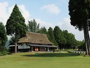 江戸時代からの農山村の民家の構造を伝承する代表的な建築物