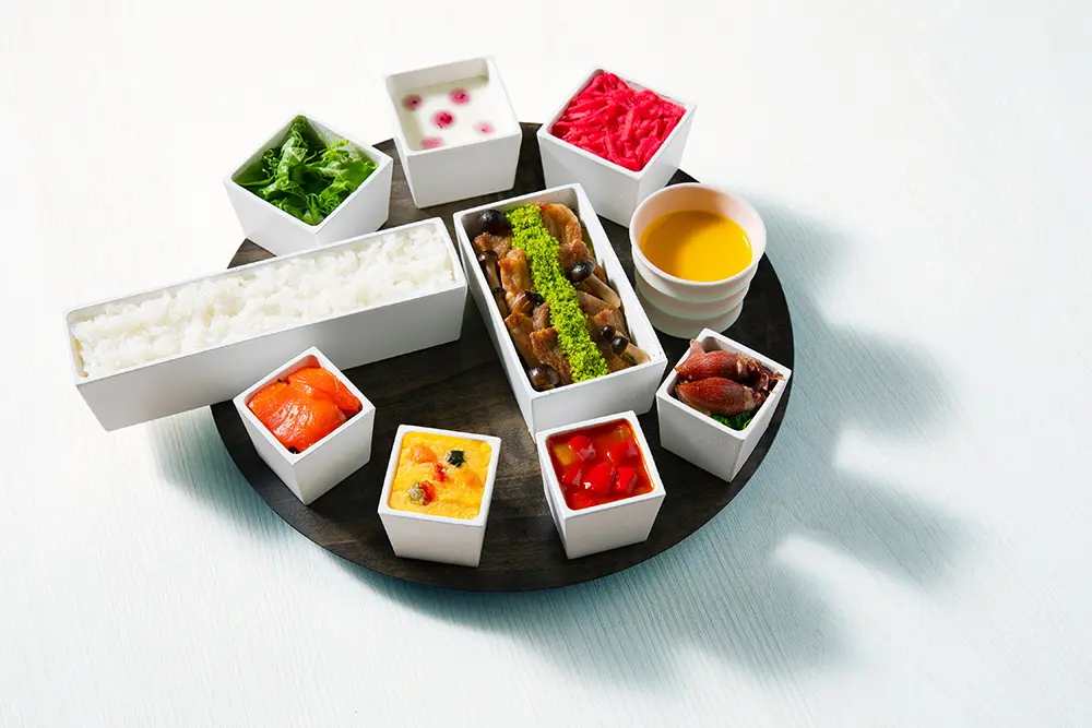 富山の旬の彩り”コンポジション”プレート