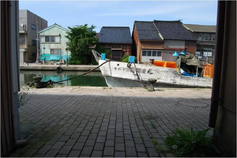 新湊　内川中町悠閒漫步