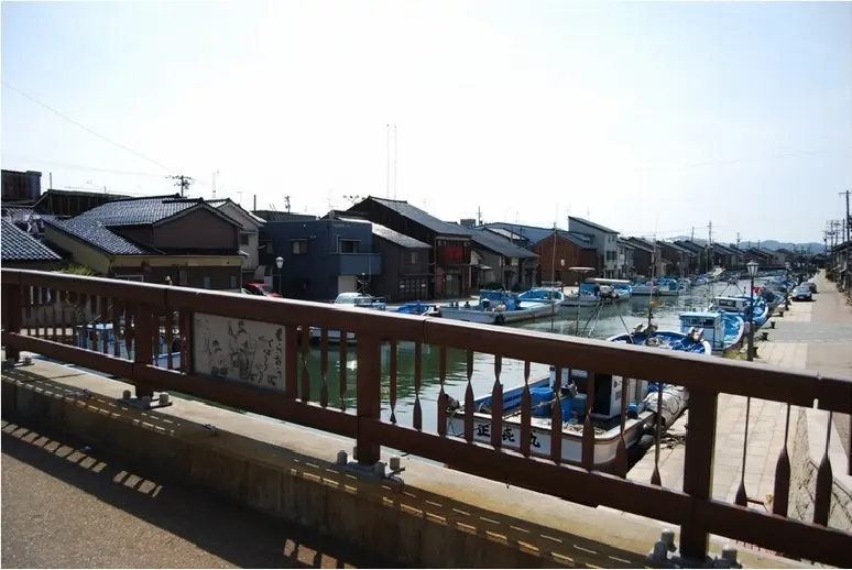 新湊　内川中町悠閒漫步