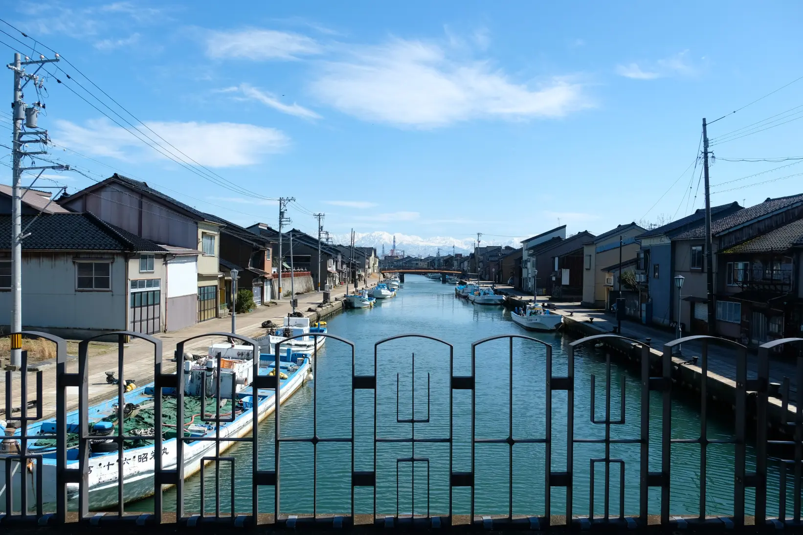 新湊　内川中町悠閒漫步